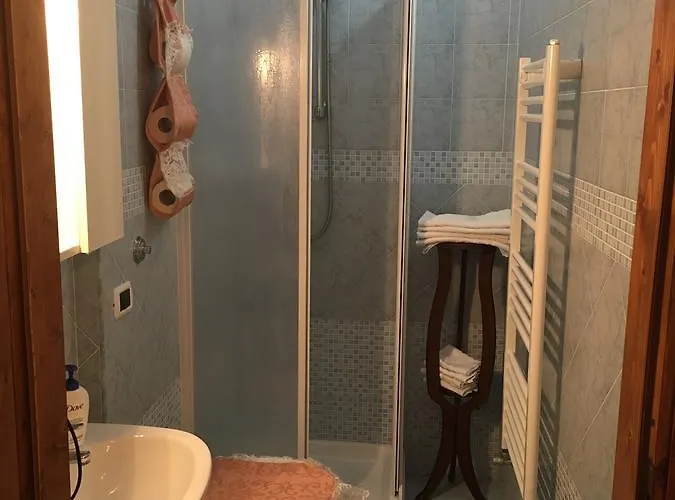 Отель Vecchio West Аджерола