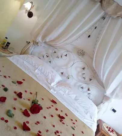 Vecchio West Guest house